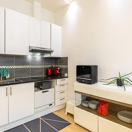 Guestready - Modern In A Prime Location Appartement Parijs